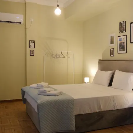 Classic Athenian House 2mins From Metro Apartment Athens